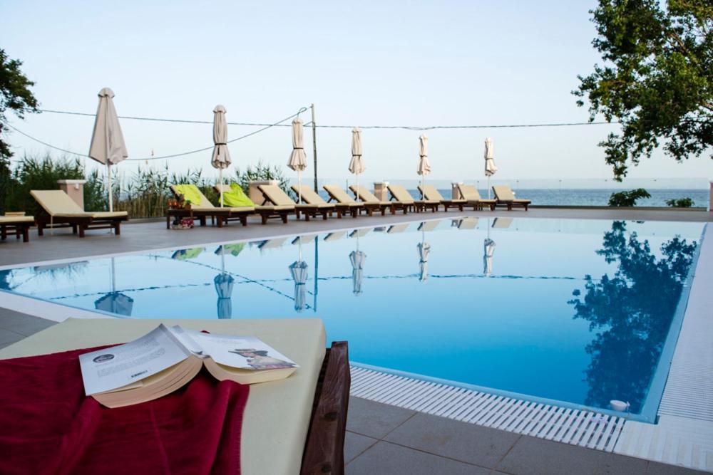 Sea And Creek Villa Кателиос Екстериор снимка